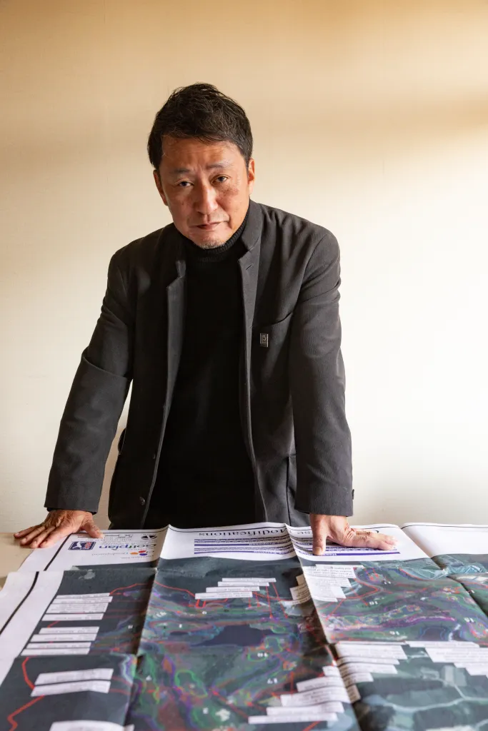 東裕二