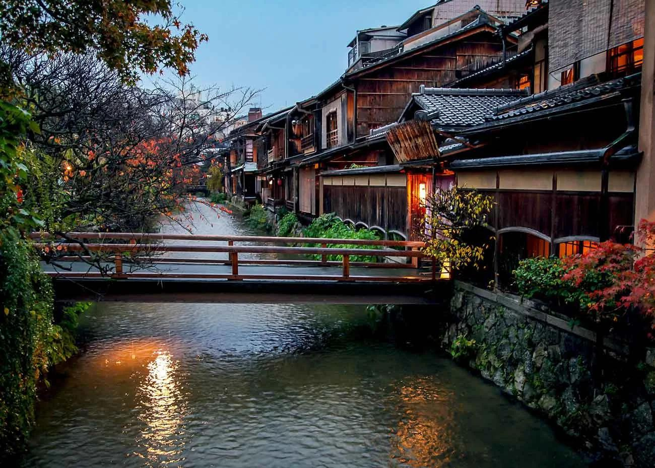Kyoto Gion Shirakawa scenery featured in the Osaka and Kyoto Golf Cultural Journey